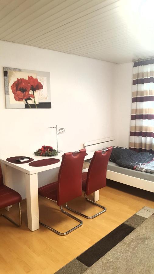 Szafranzimmervermmitung Appartement Winnenden Buitenkant foto