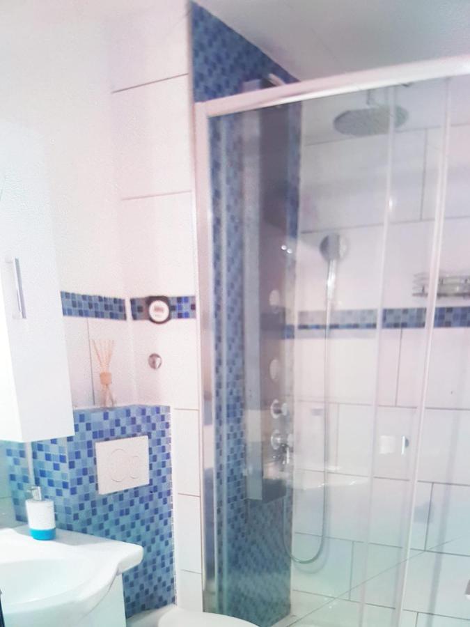 Szafranzimmervermmitung Appartement Winnenden Buitenkant foto